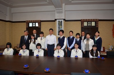 出発前の河野宮崎県知事への表敬訪問（5月8日）